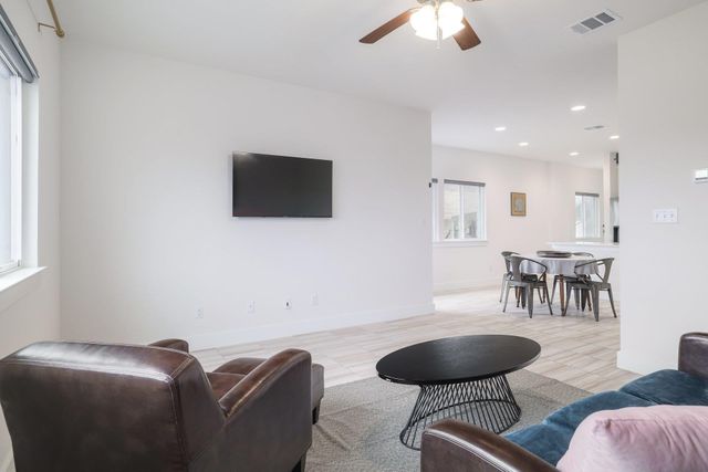 315 Alamar Knot WAY 213, Georgetown, TX 78626