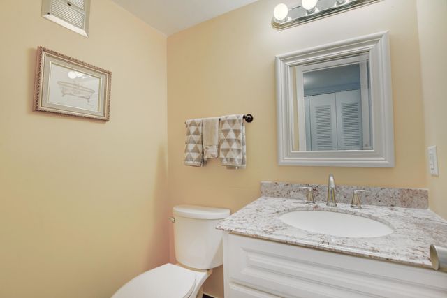 262 Windsor L, West Palm Beach, FL 33417