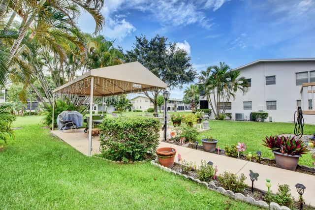 262 Windsor L, West Palm Beach, FL 33417