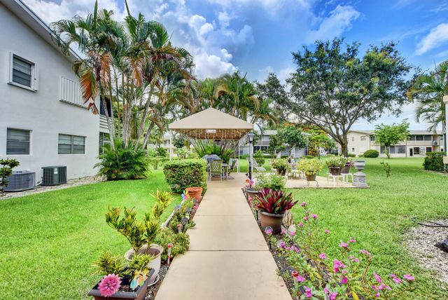 262 Windsor L, West Palm Beach, FL 33417