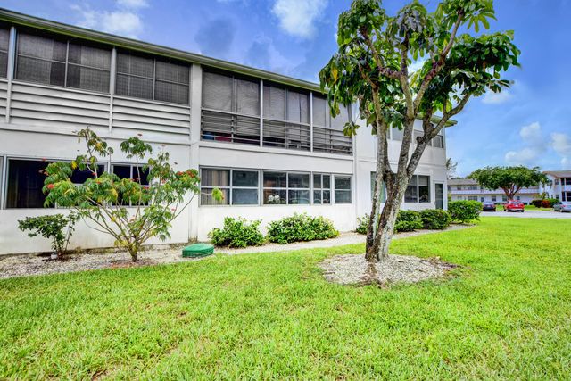 262 Windsor L, West Palm Beach, FL 33417