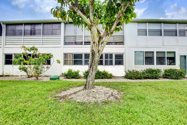 262 Windsor L, West Palm Beach, FL 33417