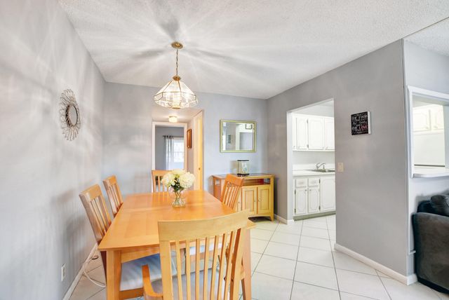 262 Windsor L, West Palm Beach, FL 33417