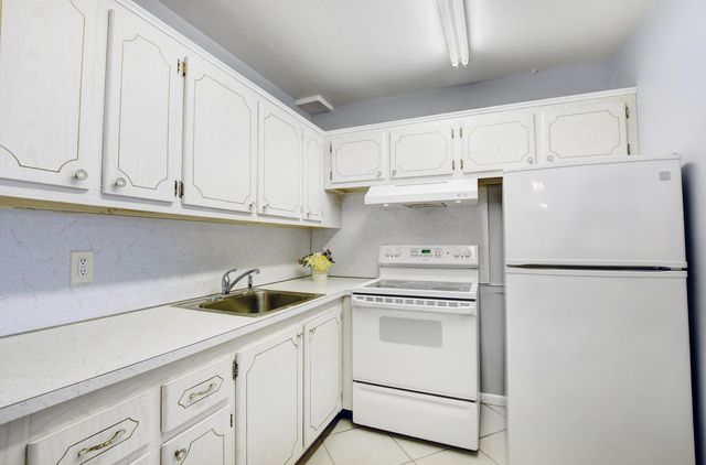 262 Windsor L, West Palm Beach, FL 33417