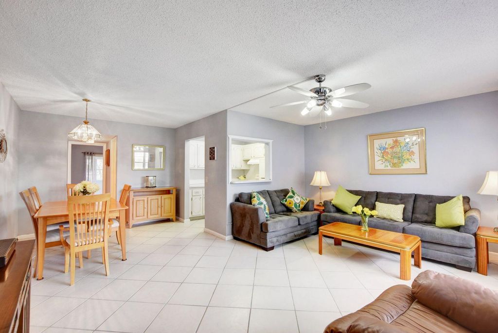 262 Windsor L, West Palm Beach, FL 33417