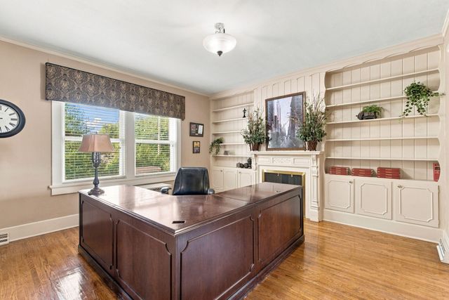 1201 E Walnut Street, Springfield, MO 65802
