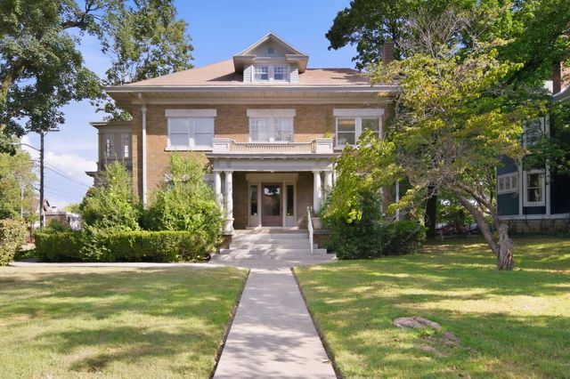 1201 E Walnut Street, Springfield, MO 65802