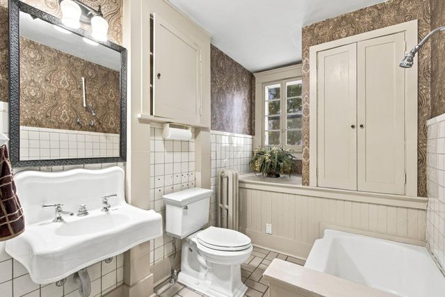 1201 E Walnut Street, Springfield, MO 65802