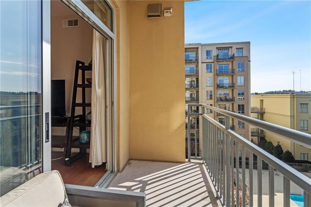 711 Cosmopolitan NE Drive 512, Atlanta, GA 30324