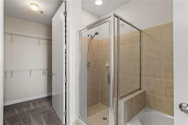 711 Cosmopolitan NE Drive 512, Atlanta, GA 30324