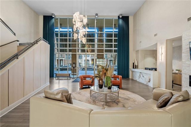 711 Cosmopolitan NE Drive 512, Atlanta, GA 30324