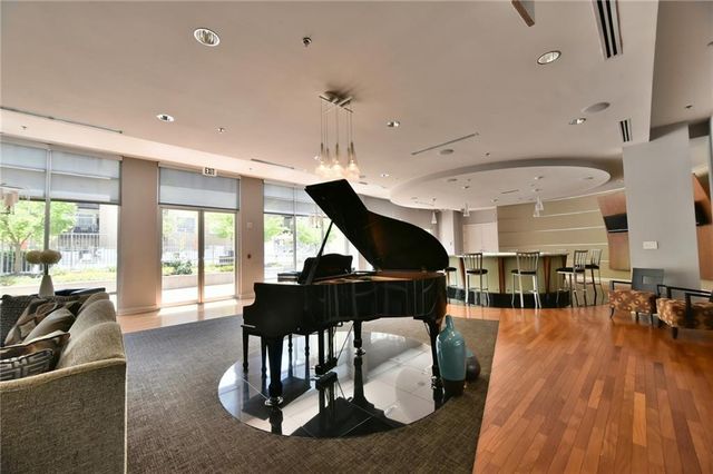 711 Cosmopolitan NE Drive 512, Atlanta, GA 30324