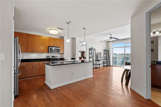 711 Cosmopolitan NE Drive 512, Atlanta, GA 30324