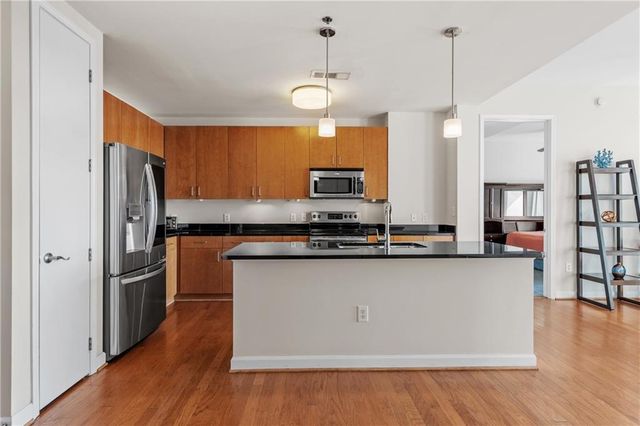 711 Cosmopolitan NE Drive 512, Atlanta, GA 30324