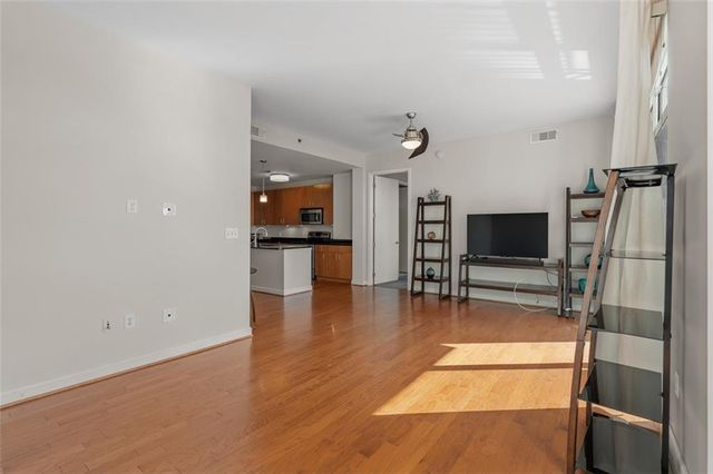 711 Cosmopolitan NE Drive 512, Atlanta, GA 30324