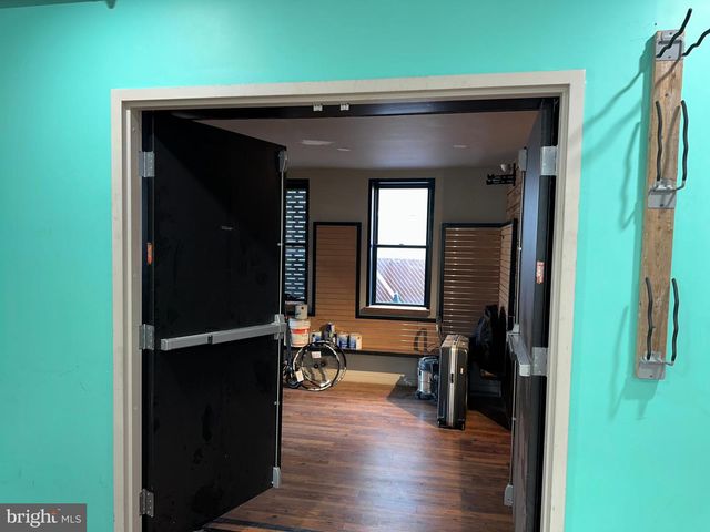 3946 LANCASTER AVE, Philadelphia, PA 19104