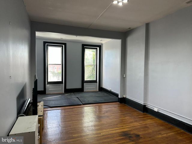 3946 LANCASTER AVE, Philadelphia, PA 19104