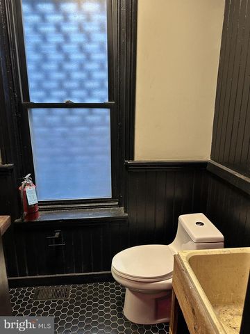 3946 LANCASTER AVE, Philadelphia, PA 19104