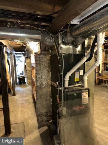 3946 LANCASTER AVE, Philadelphia, PA 19104