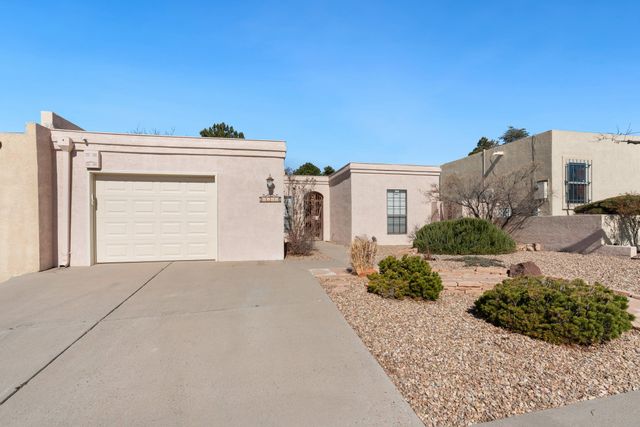 6109 Rio Hondo Drive NE, Albuquerque, NM 87109