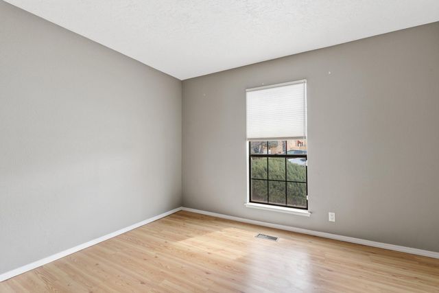 6109 Rio Hondo Drive NE, Albuquerque, NM 87109