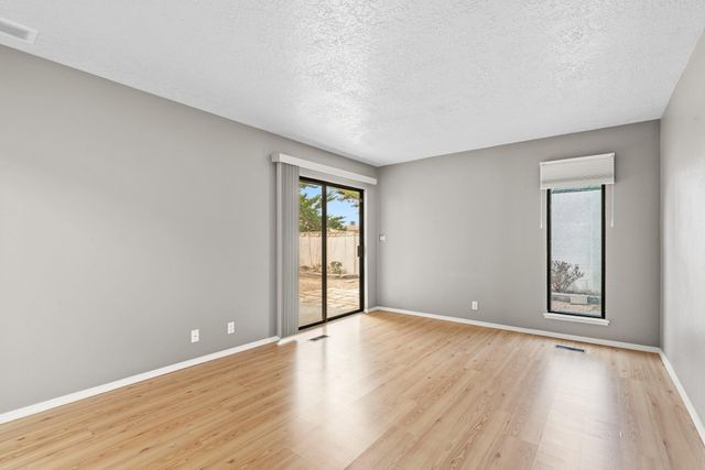 6109 Rio Hondo Drive NE, Albuquerque, NM 87109