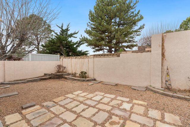 6109 Rio Hondo Drive NE, Albuquerque, NM 87109