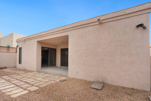 6109 Rio Hondo Drive NE, Albuquerque, NM 87109