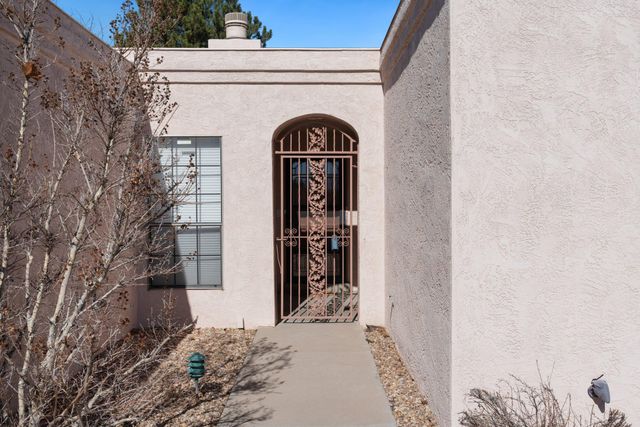 6109 Rio Hondo Drive NE, Albuquerque, NM 87109