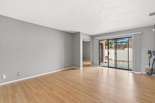 6109 Rio Hondo Drive NE, Albuquerque, NM 87109