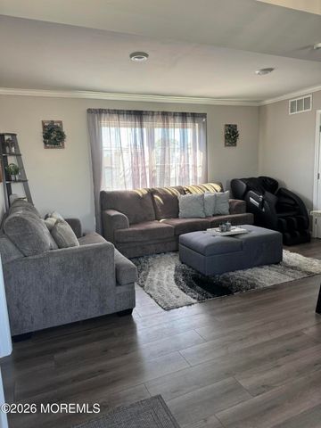 2 Campview Avenue, Keansburg, NJ 07734