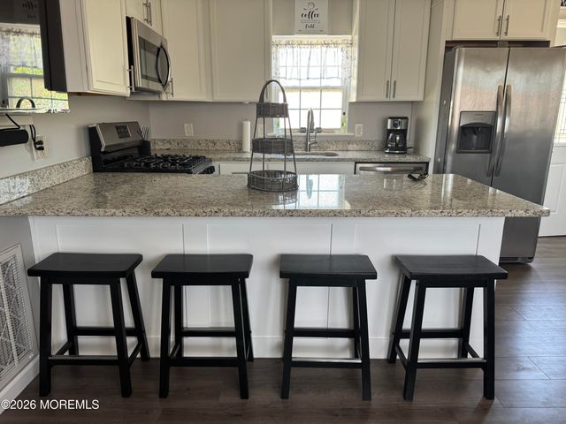 2 Campview Avenue, Keansburg, NJ 07734