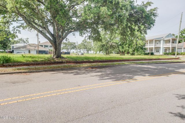 622 2nd Street, Gulfport, MS 39501
