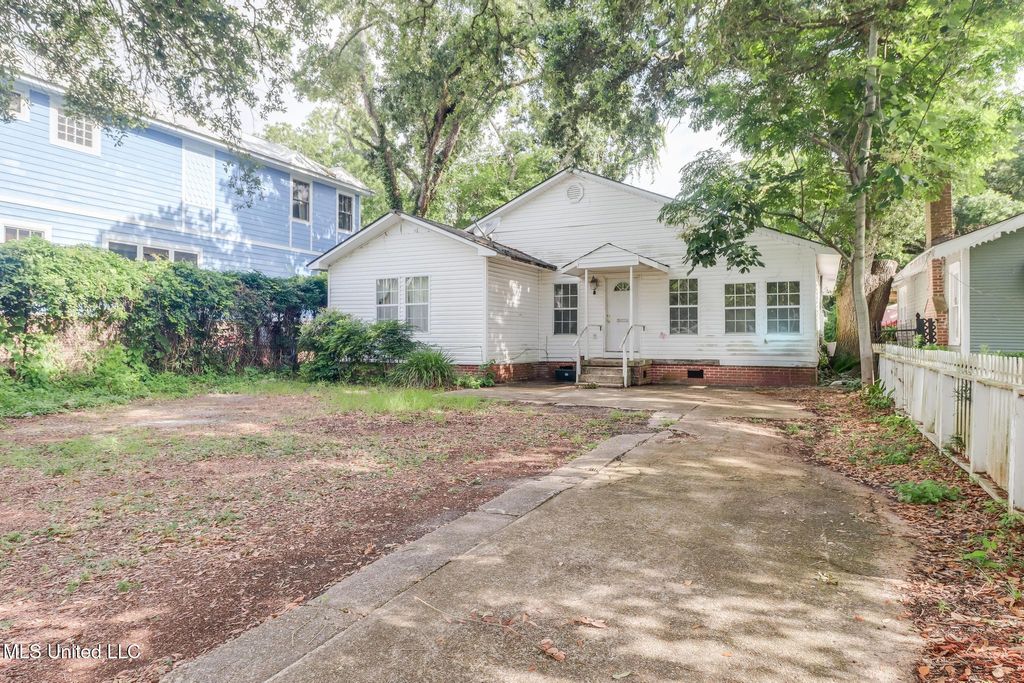 622 2nd Street, Gulfport, MS 39501