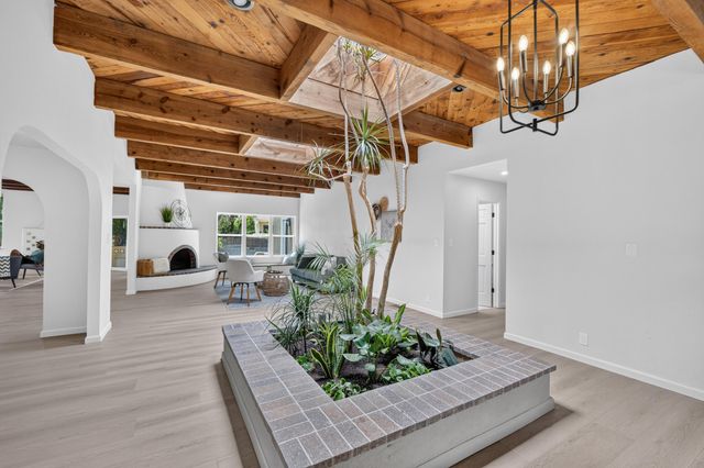 13012 Calle De Sandias NE, Albuquerque, NM 87111