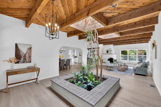 13012 Calle De Sandias NE, Albuquerque, NM 87111