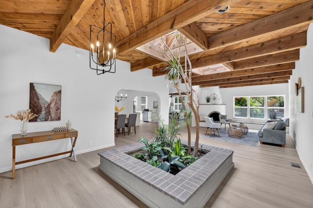 13012 Calle De Sandias NE, Albuquerque, NM 87111