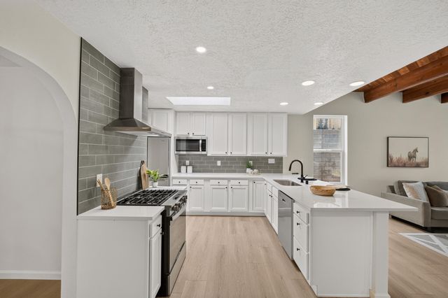13012 Calle De Sandias NE, Albuquerque, NM 87111
