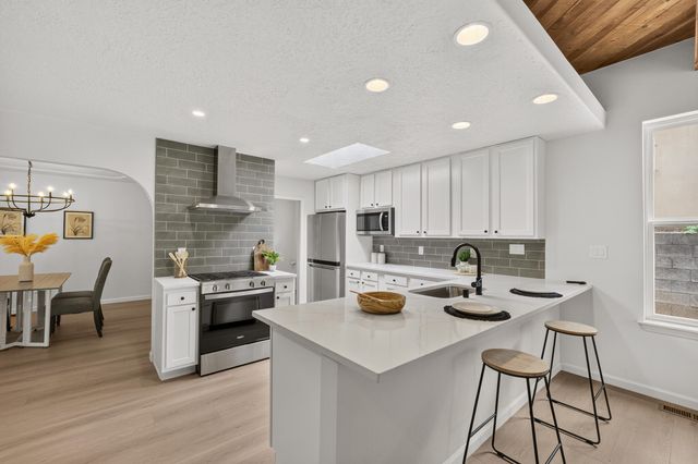 13012 Calle De Sandias NE, Albuquerque, NM 87111