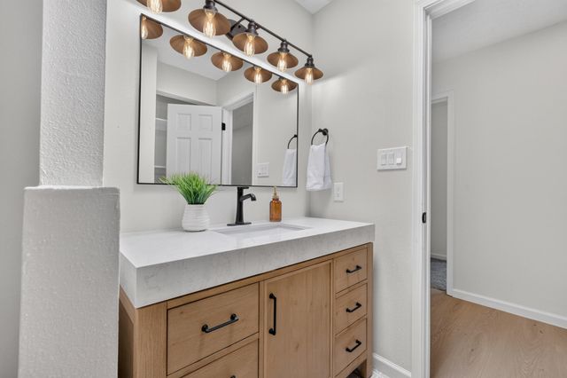 13012 Calle De Sandias NE, Albuquerque, NM 87111
