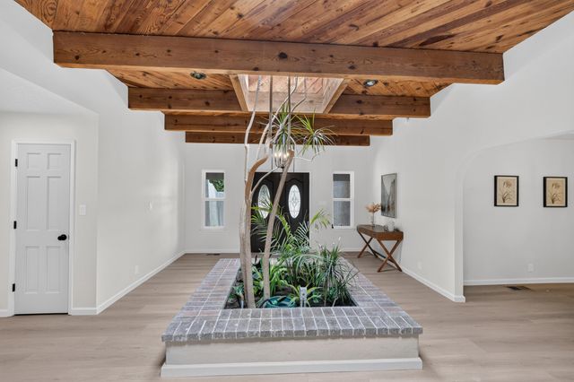 13012 Calle De Sandias NE, Albuquerque, NM 87111