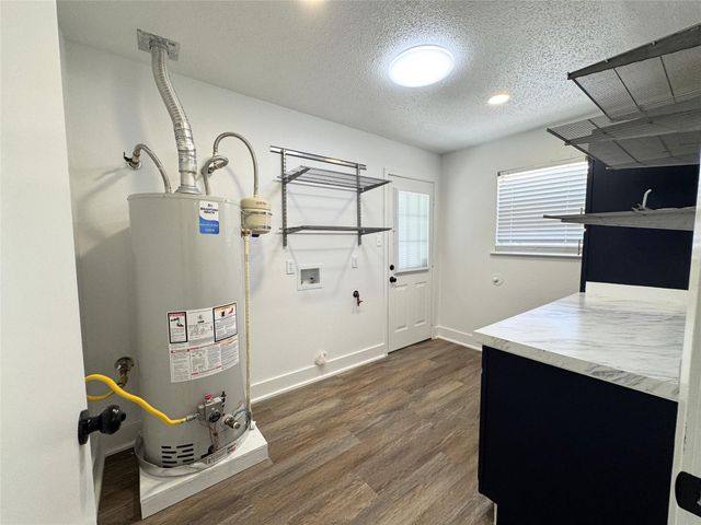 547 County Road 949e, Alvin, TX 77511