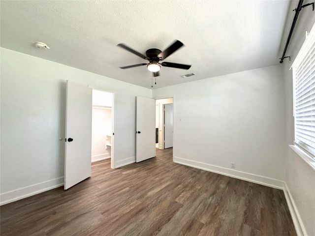 547 County Road 949e, Alvin, TX 77511