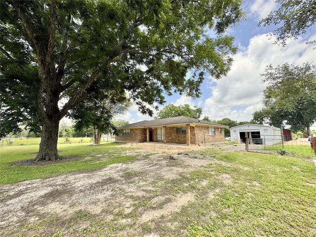 547 County Road 949e, Alvin, TX 77511