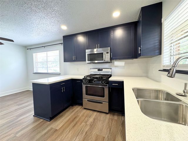 547 County Road 949e, Alvin, TX 77511