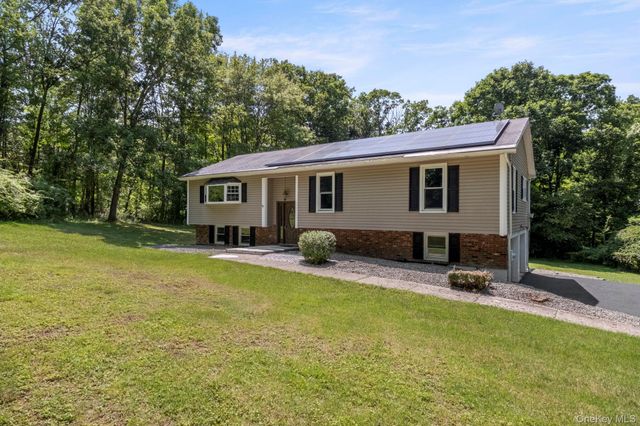 35 Penaluna Road, Monroe, NY 10950