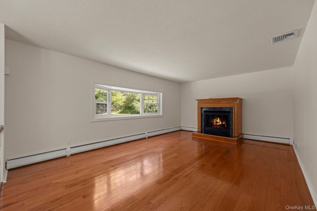 35 Penaluna Road, Monroe, NY 10950