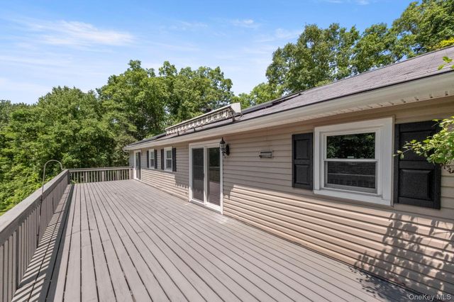 35 Penaluna Road, Monroe, NY 10950