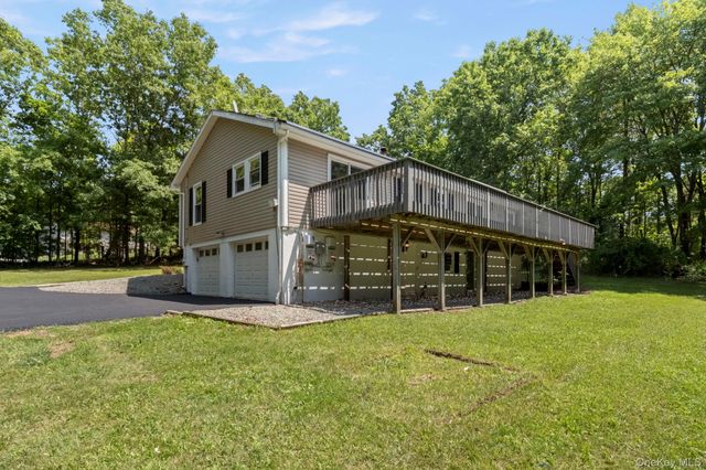 35 Penaluna Road, Monroe, NY 10950