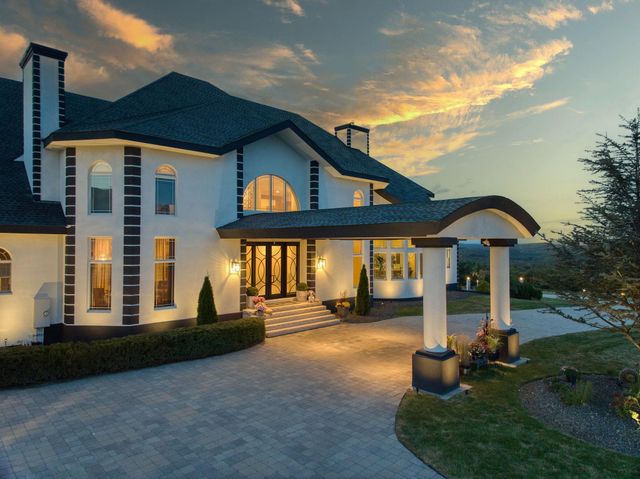 94 Foxberry Drive, New Boston, NH 03070